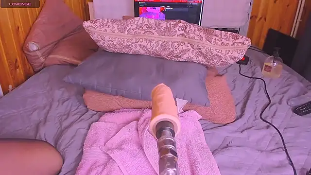 M I L F A online show from July 17, 9:57 am
