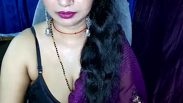 QUEEN SAKHI- online show from May 29, 2:20 am