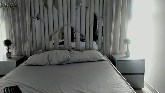 Snapshot of CandySays chatting on September 14, 11:52 am CandySays online show from September 14, 11:52 am