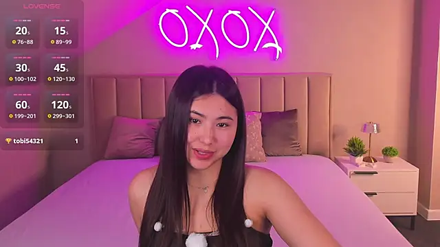 Megan Williamms online show from September 13, 8:33 am