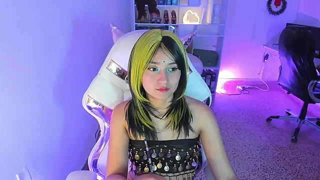 Molly sweetlove online show from December 2, 7:05 pm