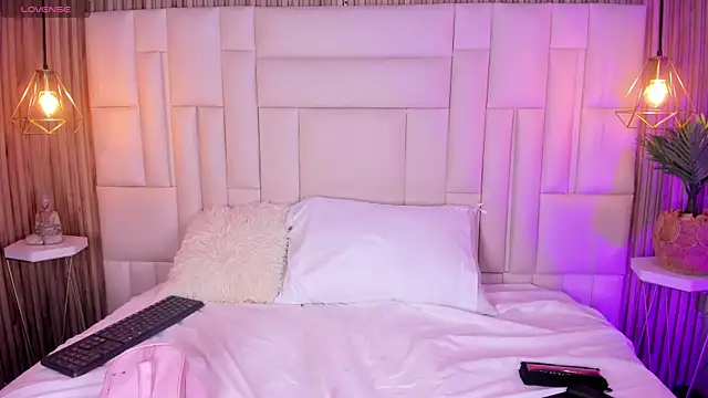 LovelyEyesx online show from April 15, 5:13 pm