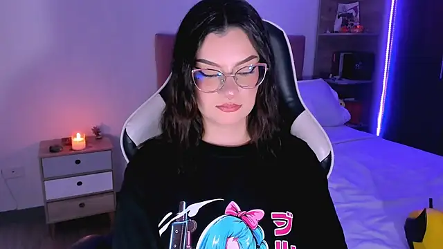 OphelianaRose33 online show from October 11, 10:01 pm