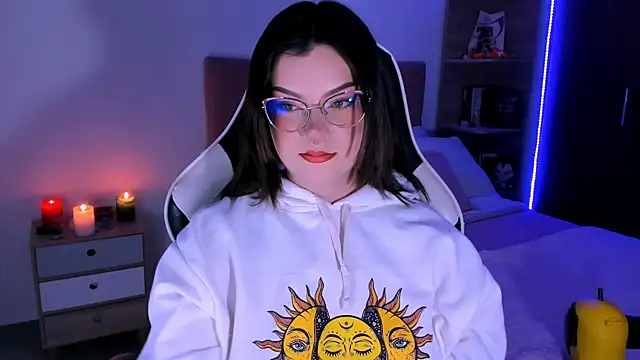 OphelianaRose33 online show from October 19, 10:23 pm