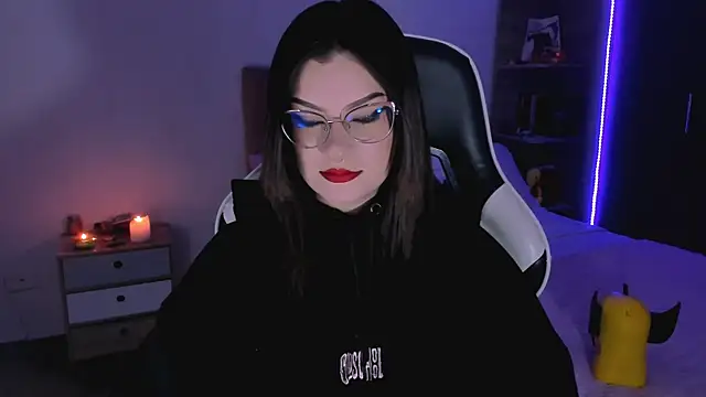 OphelianaRose33 online show from October 9, 9:41 pm