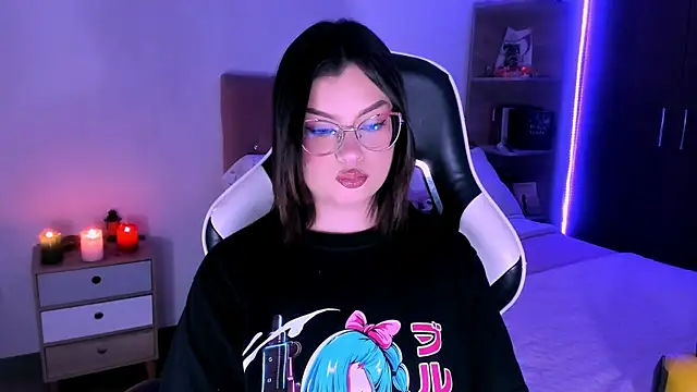 OphelianaRose33 online show from November 30, 11:20 pm