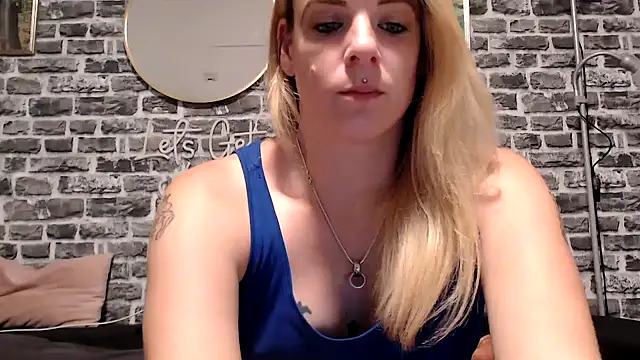 SexyMilf 37 online show from July 1, 8:19 pm