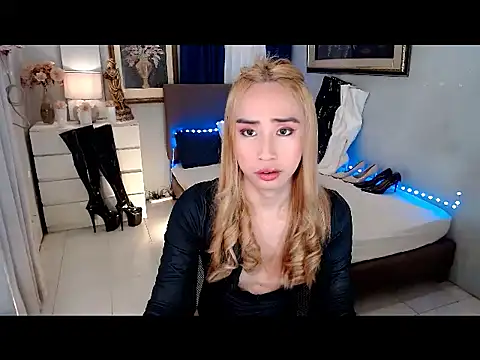 Snapshot of xMistressTiffany chatting on September 24, 9:58 pm xMistressTiffany online show from September 24, 9:58 pm