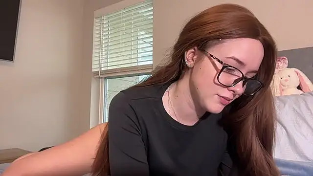 anamira1 online show from April 2, 3:20 pm