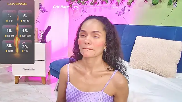 Karen Ariass online show from December 3, 2:19 pm