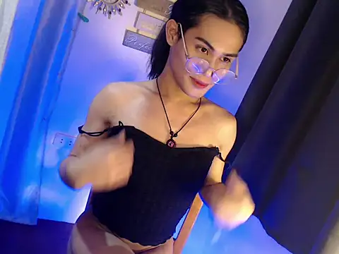 bellalot online show from October 25, 4:03 pm