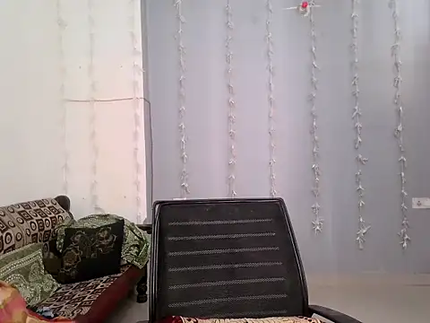Snapshot of Meri_Cutie_Pie chatting on September 23, 9:51 am Meri Cutie Pie online show from September 23, 9:51 am