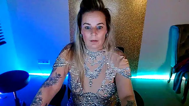 Mrs-Aurora online show from November 23, 11:39 pm