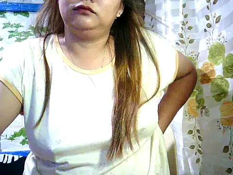 Snapshot of yuana25 chatting on October 15, 12:52 pm yuana25 online show from October 15, 12:52 pm