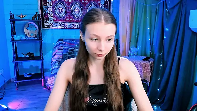 JulieDaniel online show from March 23, 8:09 am