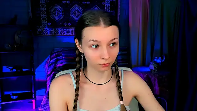 JulieDaniel online show from November 17, 4:24 am