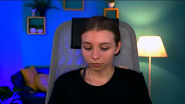 JulieDaniel online show from September 10, 1:44 pm