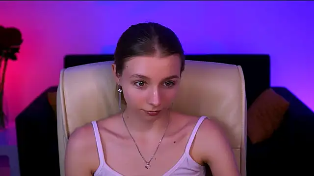 JulieDaniel online show from September 9, 1:33 pm