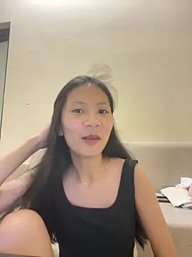 Snapshot of Lil-Gi chatting on October 12, 3:36 pm Lil-Gi online show from October 12, 3:36 pm