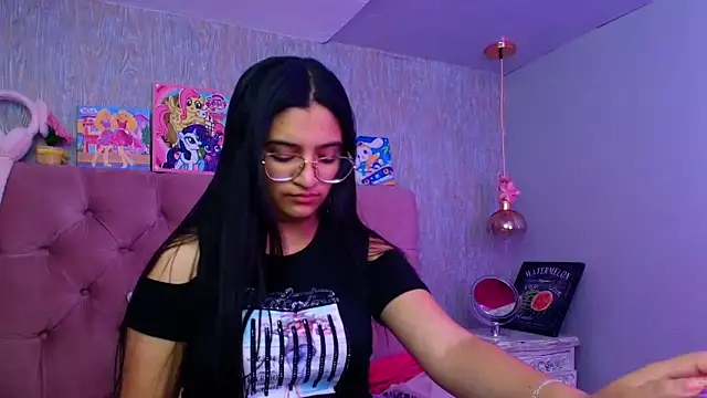 laurenelove online show from February 28, 4:23 am