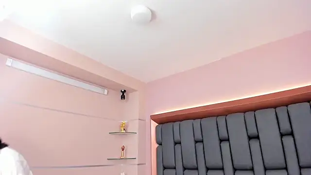 LisaMendez online show from November 13, 4:11 am