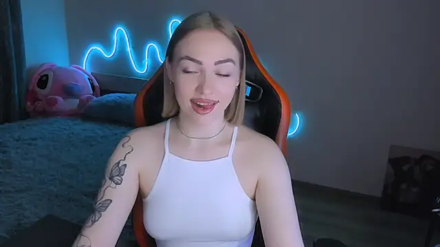 LaraKrein lk online show from April 4, 5:45 pm