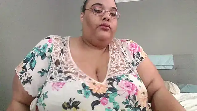 SexyBBW10790 online show from February 28, 4:17 pm