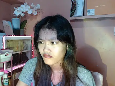 Snapshot of skinny_gracie chatting on October 19, 3:03 pm skinny gracie online show from October 19, 3:03 pm