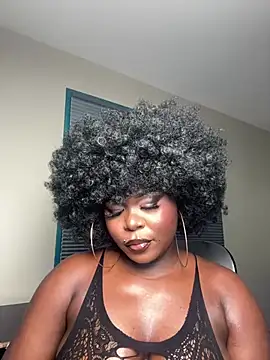 WomanNextdoor1 online show from July 16, 9:47 am
