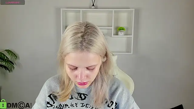 Allice Cox online show from October 6, 1:11 am