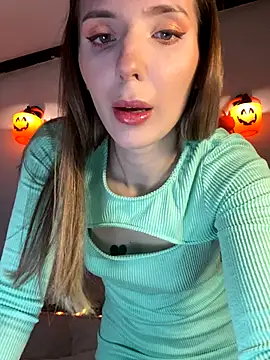 LINA ALL EYES ON YOU online show from October 19, 7:49 pm