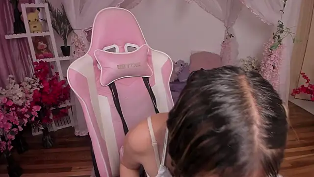 Snapshot of sweet_daniiela chatting on October 11, 8:22 pm sweet daniiela online show from October 11, 8:22 pm