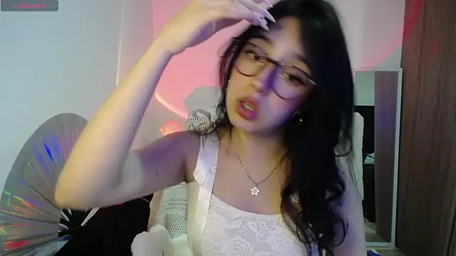 Snapshot of immisssilver chatting on October 10, 2:49 am immisssilver online show from October 10, 2:49 am