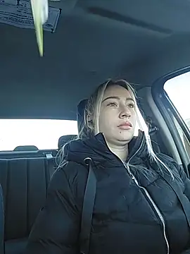 Reina Cummings online show from February 3, 6:22 am