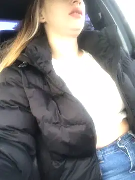 Reina Cummings online show from October 5, 5:23 am