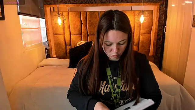 Isa Thompson   online show from October 20, 11:46 am