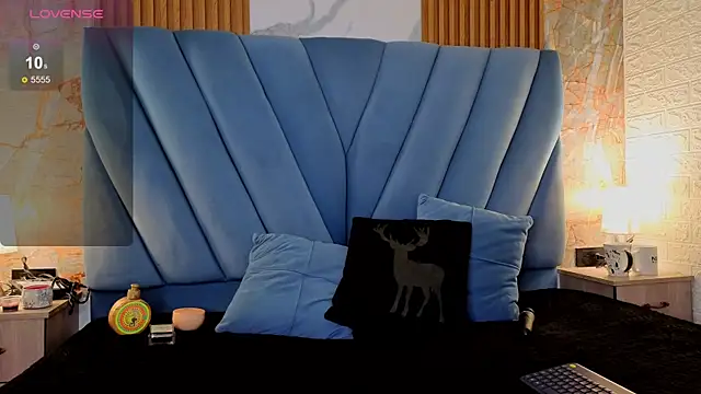 angel  red  online show from September 13, 4:09 am