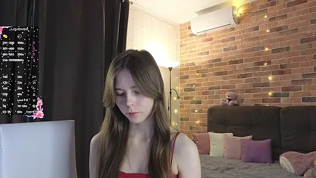 EmiliDen online show from November 3, 5:06 pm