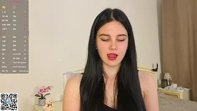 EnricaElis online show from November 2, 8:01 pm