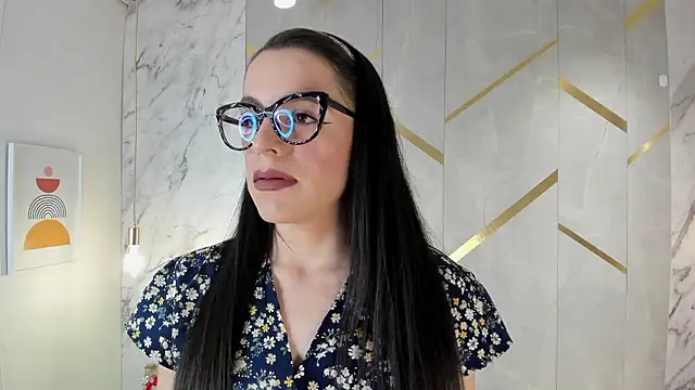 IsisNoir online show from March 27, 12:50 pm