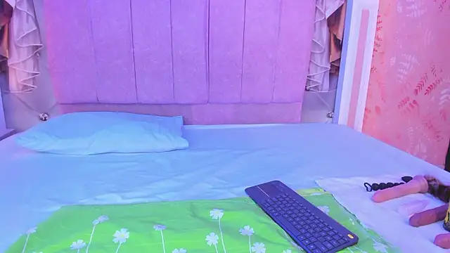 mishell lovely online show from February 8, 12:42 pm