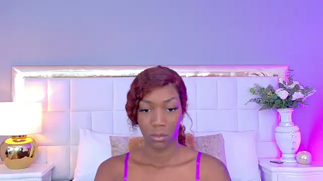 MadeleineHocker online show from December 4, 2:30 pm