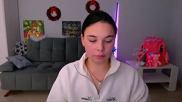 queenofthesense  online show from December 5, 5:03 pm