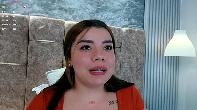 leilapons online show from April 11, 7:17 pm