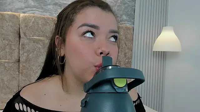 leilapons online show from October 9, 7:40 pm