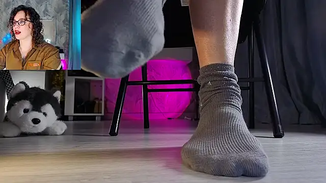 Feet Heelss online show from January 6, 11:14 am