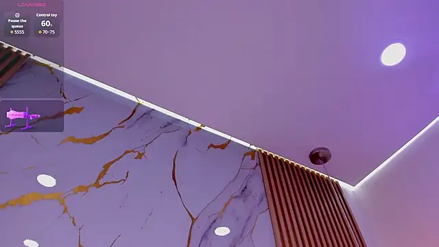 alissaowens  online show from April 2, 1:41 pm