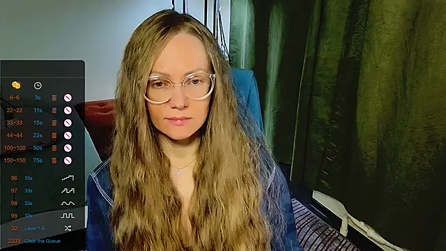 Snapshot of _Goldilocks_ chatting on September 25, 9:52 am  Goldilocks  online show from September 25, 9:52 am