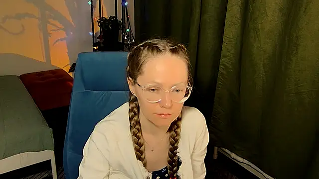 Snapshot of _Goldilocks_ chatting on October 6, 5:18 pm  Goldilocks  online show from October 6, 5:18 pm