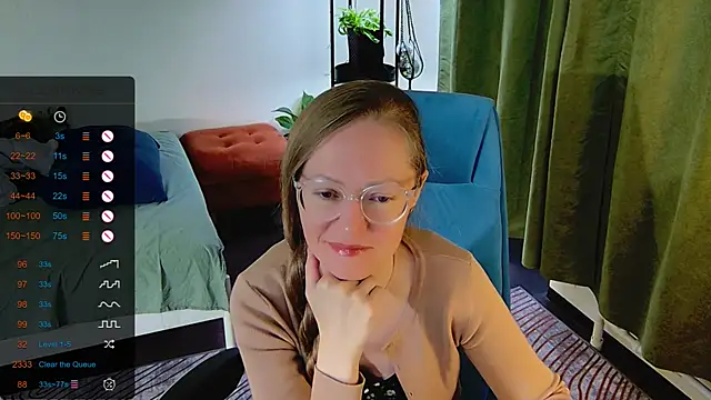 Snapshot of _Goldilocks_ chatting on September 11, 6:58 am  Goldilocks  online show from September 11, 6:58 am